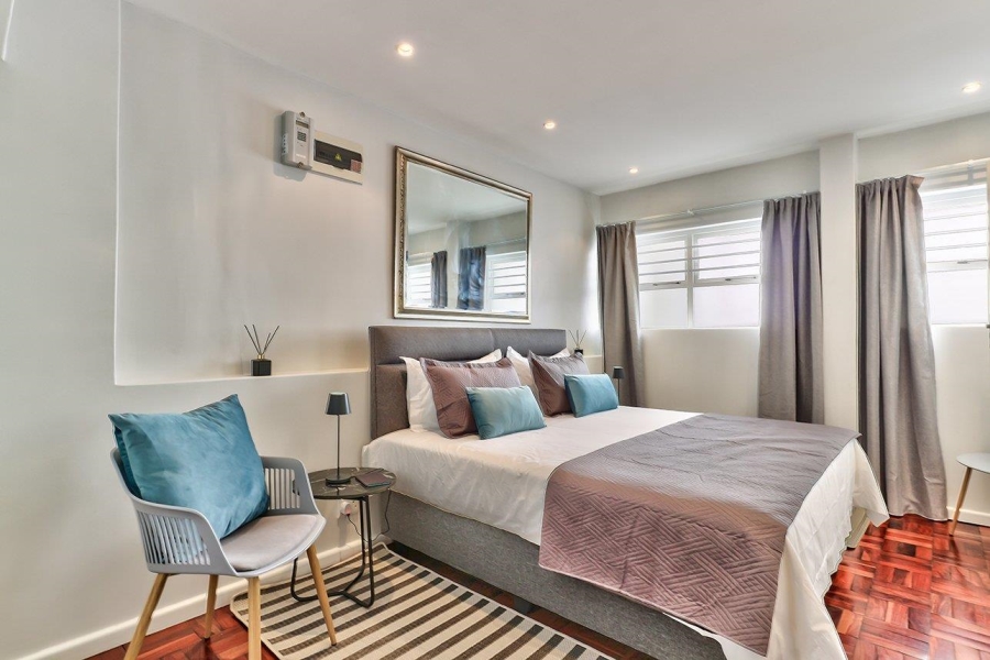 1 Bedroom Property for Sale in Sea Point Western Cape